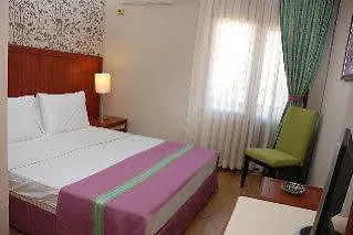 Avisos And Otel 3*